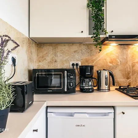 Apartment 505 *