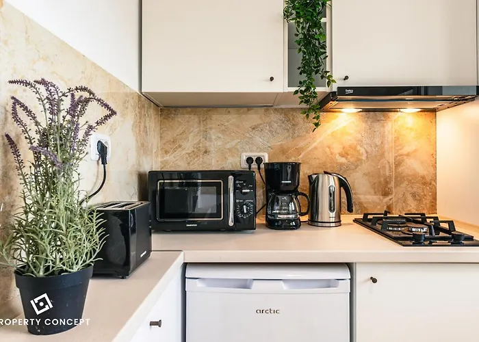 Apartment 505 *